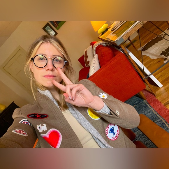 Meet your Posher, Brooke - Picture 2 of 2